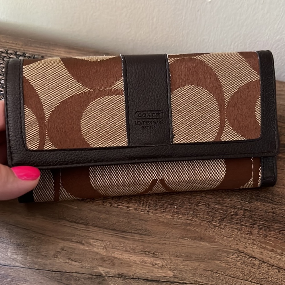 Coach wallet used in very good condition